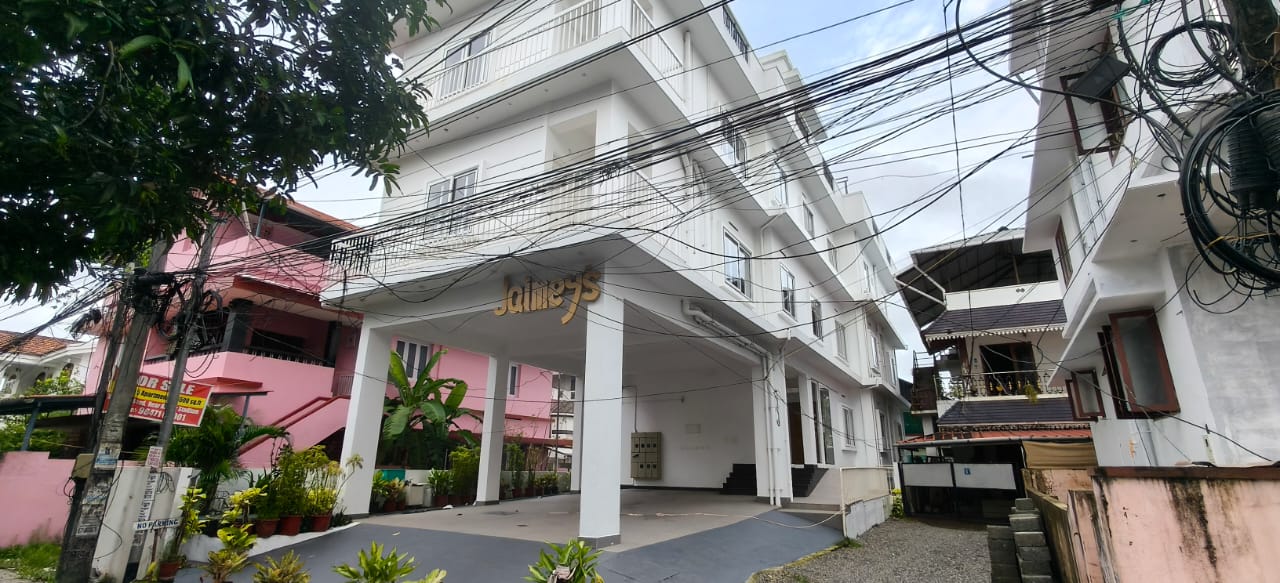 6+ BHK Apartment For Sale in Kaloor