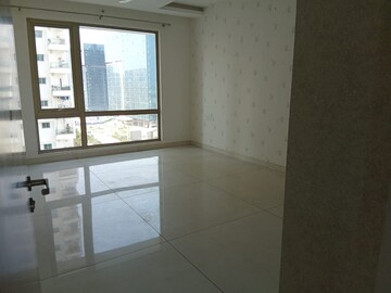 Room in 4 BHK Apartment at Jayabheri The Peaks, Narsingi – for Rent