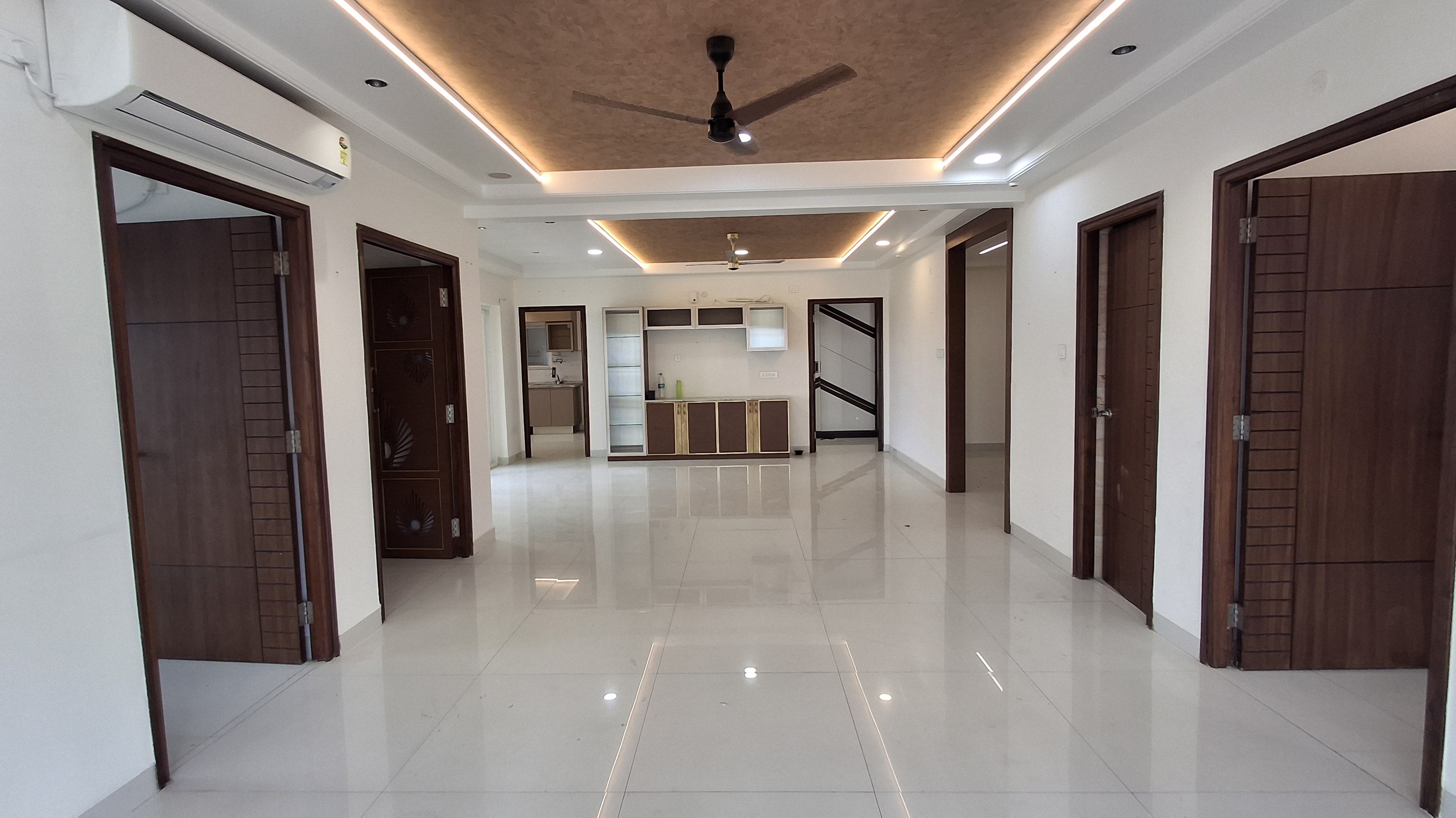 3 BHK + Pooja Room,Servant Room,Study Room 2615 Sq.Ft. Apartment in Movie Towers
