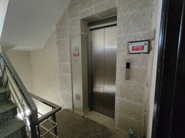 Bathroom in 3 BHK Builder Floor at Eros Rosewood City, Sector 49 – for Rent