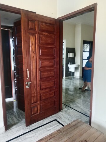 Living Room in 3 BHK Builder Floor at Sector 40 – for Rent