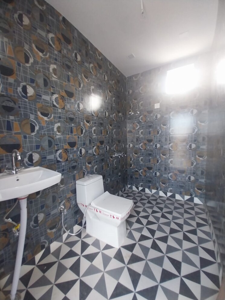 Bathroom, jahaz-apartments 1 Bedroom 800 Sq.Ft. Apartment In Paschim Vihar Delhi 8865857