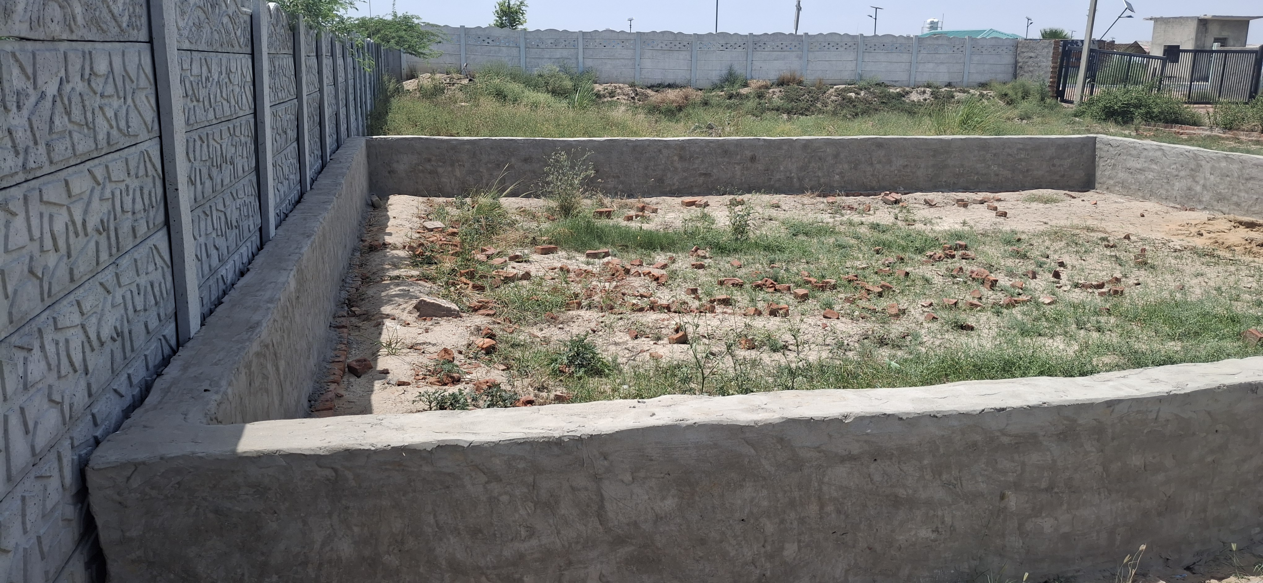 Plot For Sale in Mk Propty 