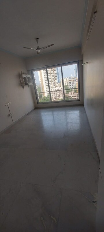 Room in 3 BHK Apartment at Neev Ivory Tower, Dadar West – for Rent