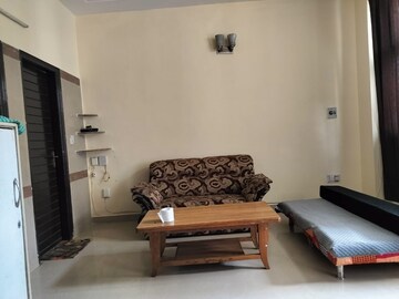 Living Room in 1 BHK Builder Floor at Sector 46 – for Rent