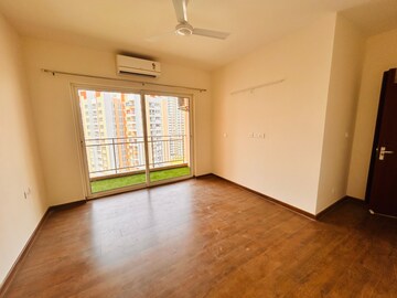 Room in 3 BHK Apartment at Shapoorji Pallonji Joyville Gurgaon, Sector 102 – for Rent