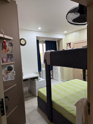 Master Bedroom in 4 BHK Apartment at Orchid Gardens, Sector 54 – for Sale