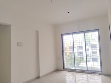 Room in 1 BHK Apartment at Veena Royale Villa, Kandivali West – for Rent