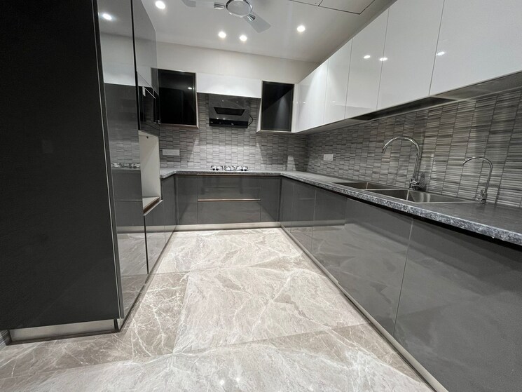 Kitchen, dlf phase ii 3 Bedroom 215 Sq.Yd. Builder Floor In Dlf Phase ii Gurgaon 8866029