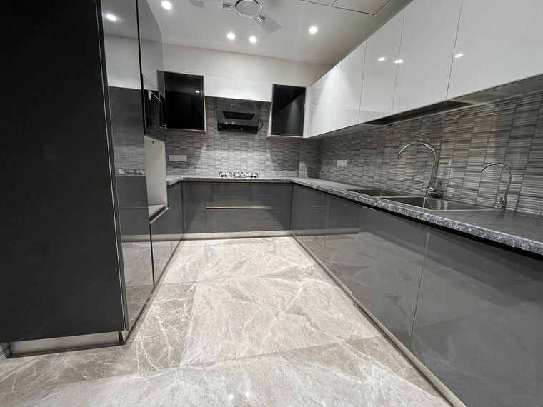 Kitchen, dlf phase ii 3 Bedroom 215 Sq.Yd. Builder Floor In Dlf Phase ii Gurgaon 8866029