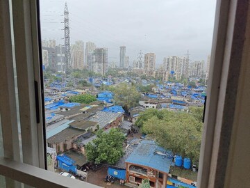 Swimming Pool in 3 BHK Apartment at Srishti Solitaire, Bhandup West – for Sale