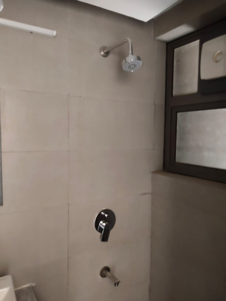 Bathroom, paras-dews 2 Bedroom 1385 Sq.Ft. Apartment In Sector 106 Gurgaon 8866076