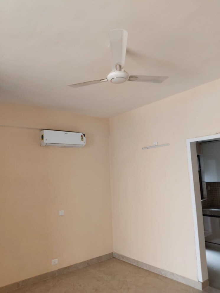 Room, paras-dews 2 Bedroom 1385 Sq.Ft. Apartment In Sector 106 Gurgaon 8866076