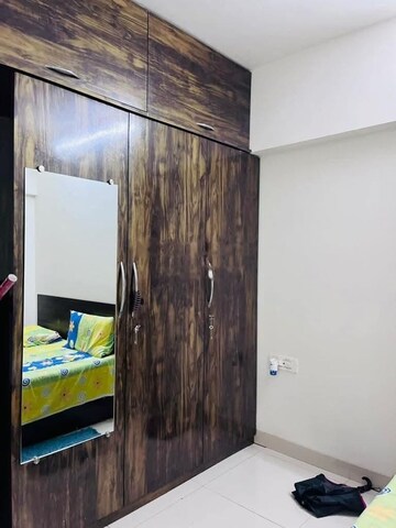 Room in 2 BHK Apartment at Hubtown Hillcrest, Andheri East – for Sale