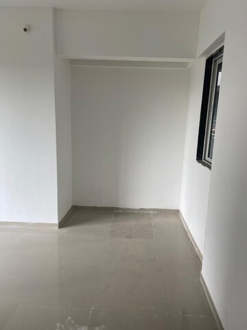 Room in 2 BHK Apartment at Tanvi Eminence, Mira Road – for Rent