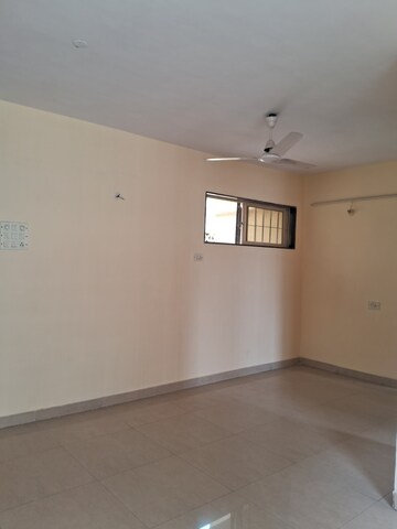 Room in 2 BHK Apartment at Dosti Lotus, Wadala – for Sale