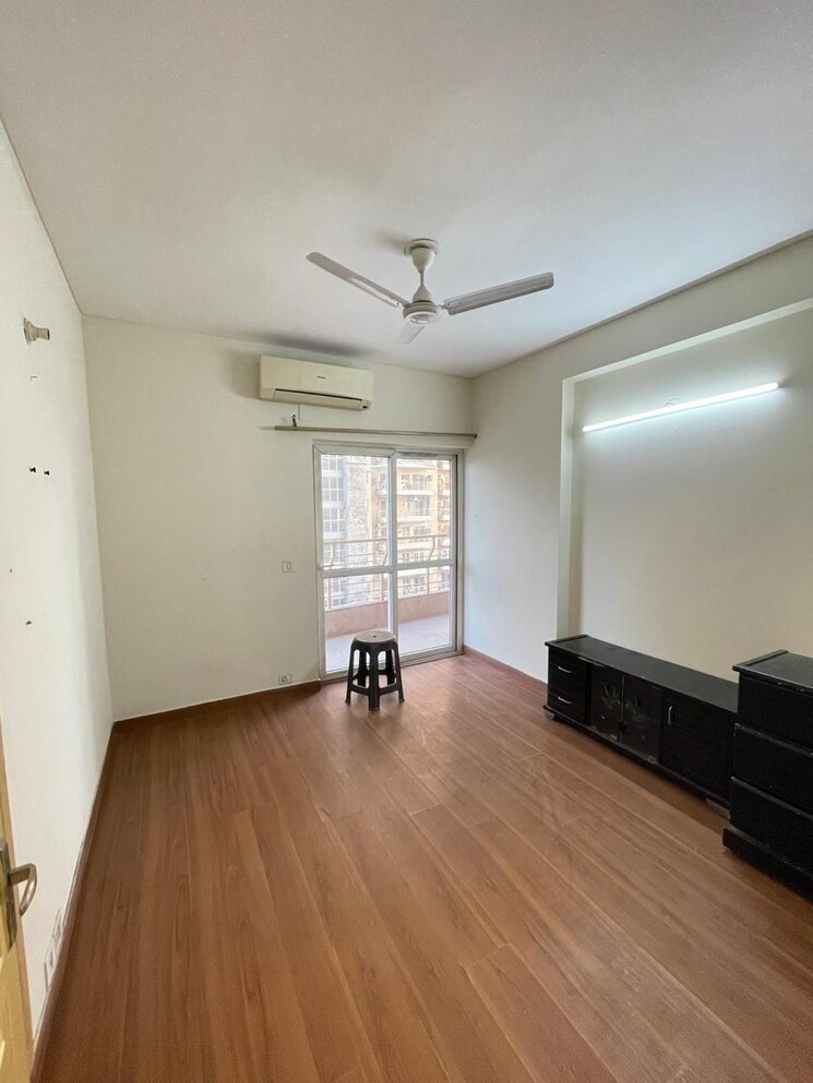 Room, bptp-the-resort 3.5 Bedroom 2040 Sq.Ft. Apartment In Sector 75 Faridabad 8866262