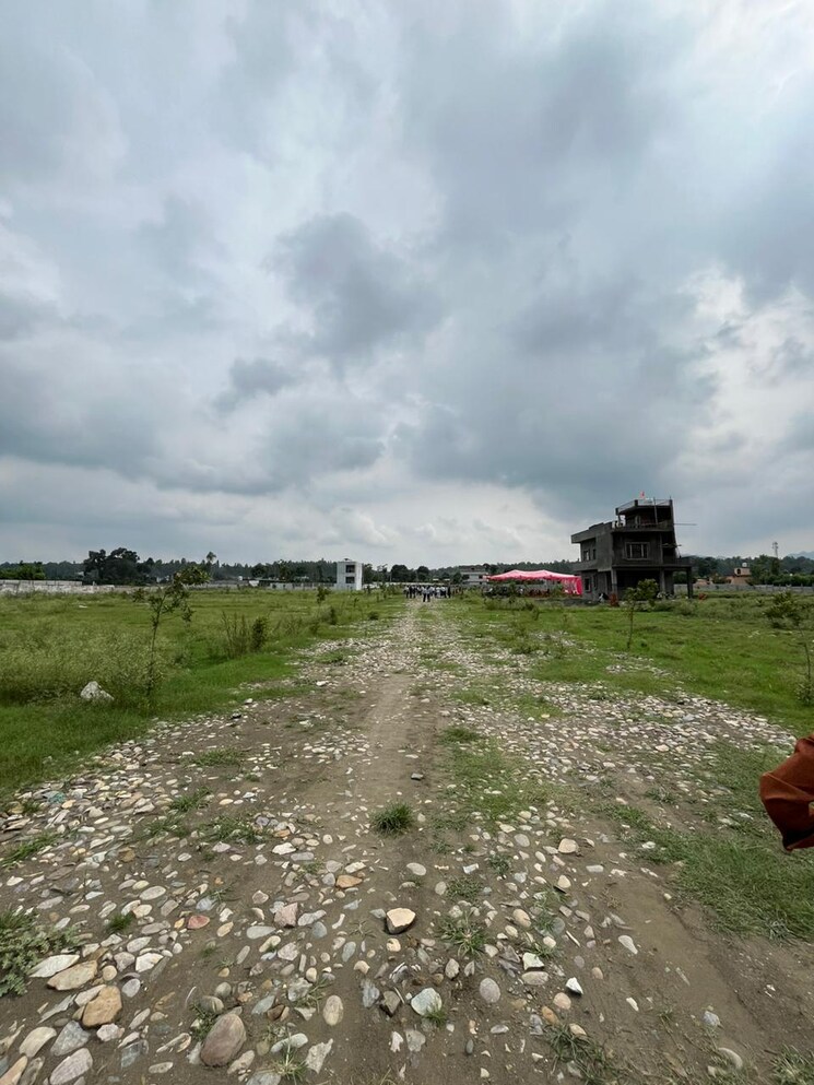 Garden, shimla bypass road  150 Sq.Yd. Plot In Shimla Bypass Road Dehradun 8866287