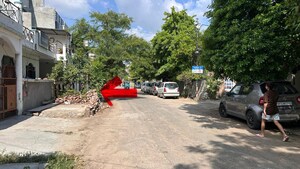 Parking in 1.5 BHK Independent House at Unitech South City, South City – for Sale