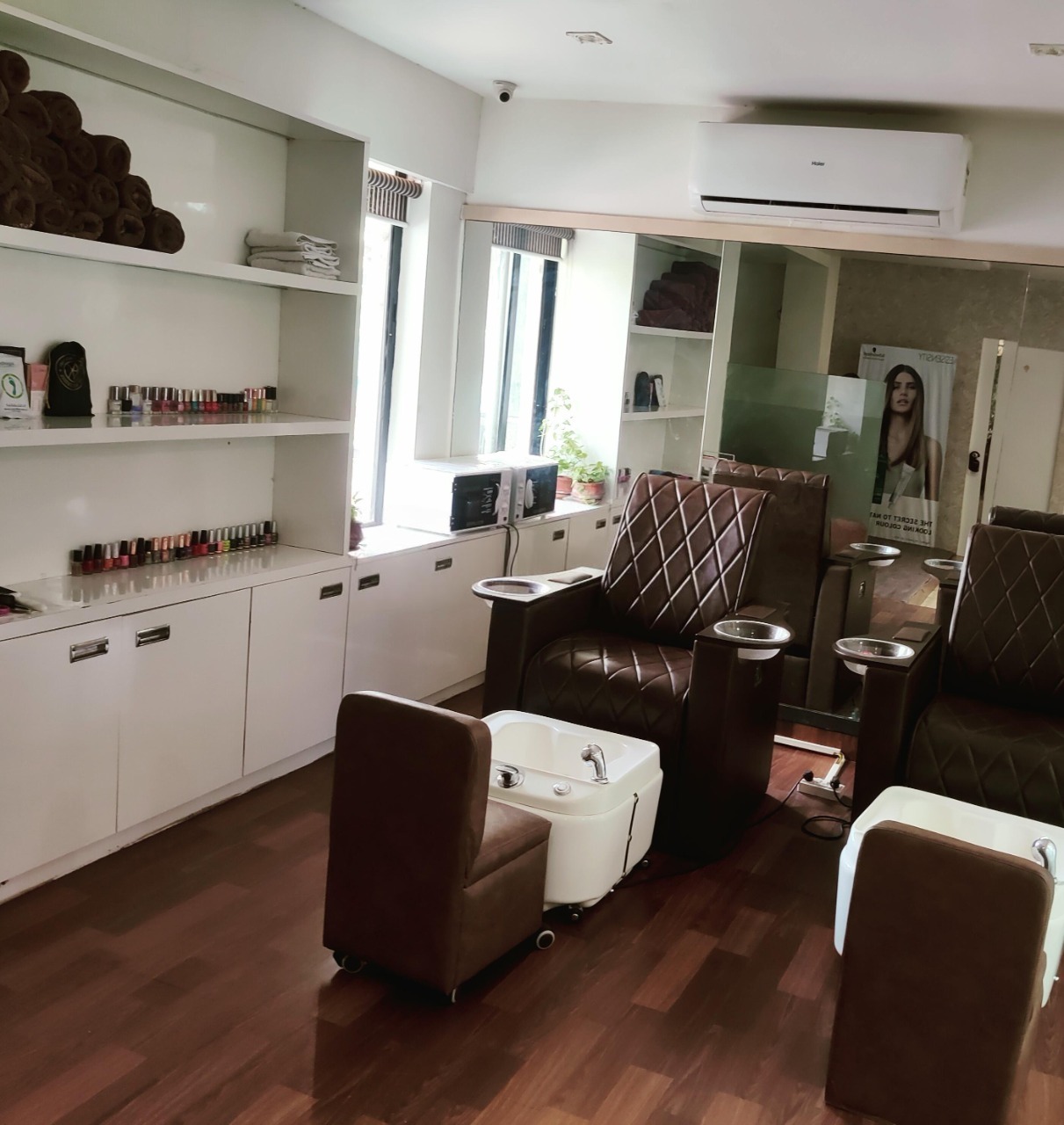 Showroom For Sale in Star Mall