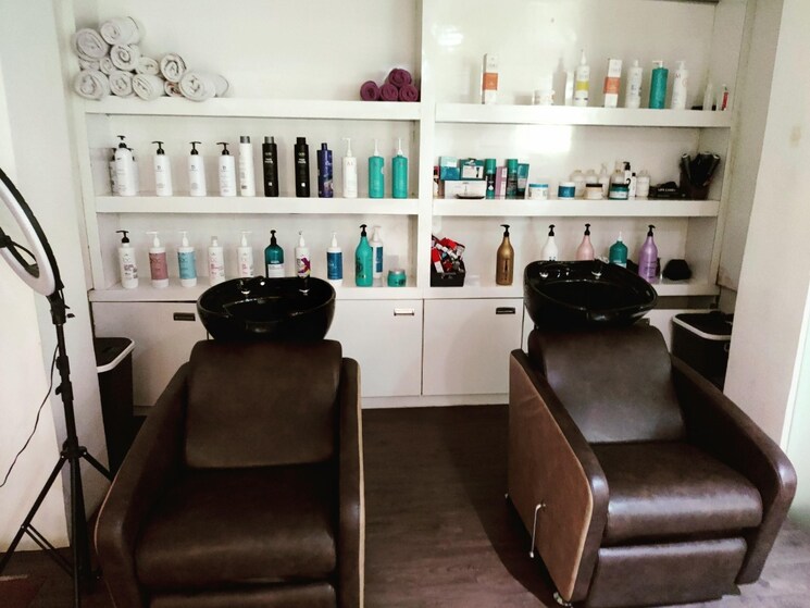 Kitchen, star-mall Commercial Showroom 2111 Sq.Ft. In Dadar West Mumbai 8866335