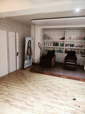 Parking in  Showroom at Star Mall, Dadar West – for Sale
