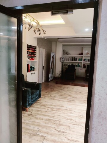 Parking in  Showroom at Star Mall, Dadar West – for Sale