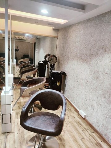 Gym in  Showroom at Star Mall, Dadar West – for Sale