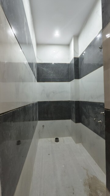 Bathroom in 3.5 BHK Independent House at Matiyari – for Sale