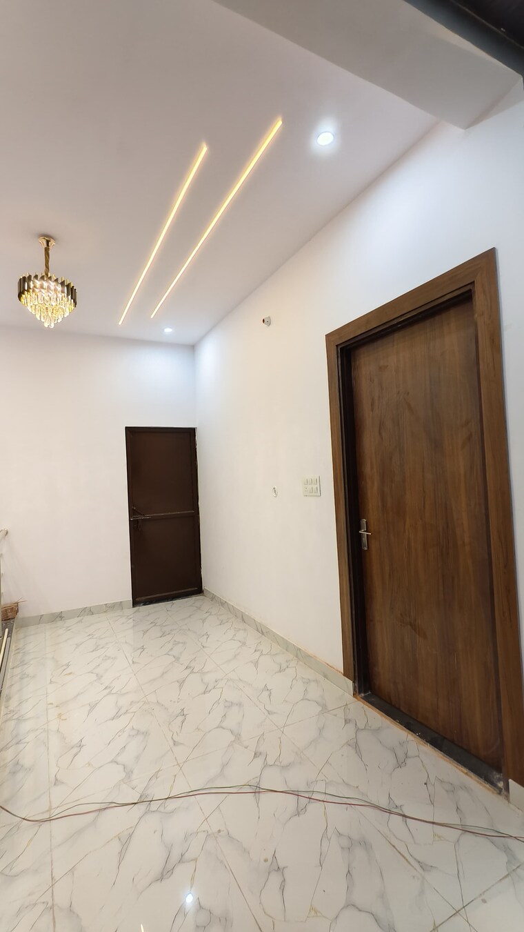 Room, matiyari 3.5 Bedroom 1800 Sq.Ft. Independent House In Matiyari Lucknow 8866482