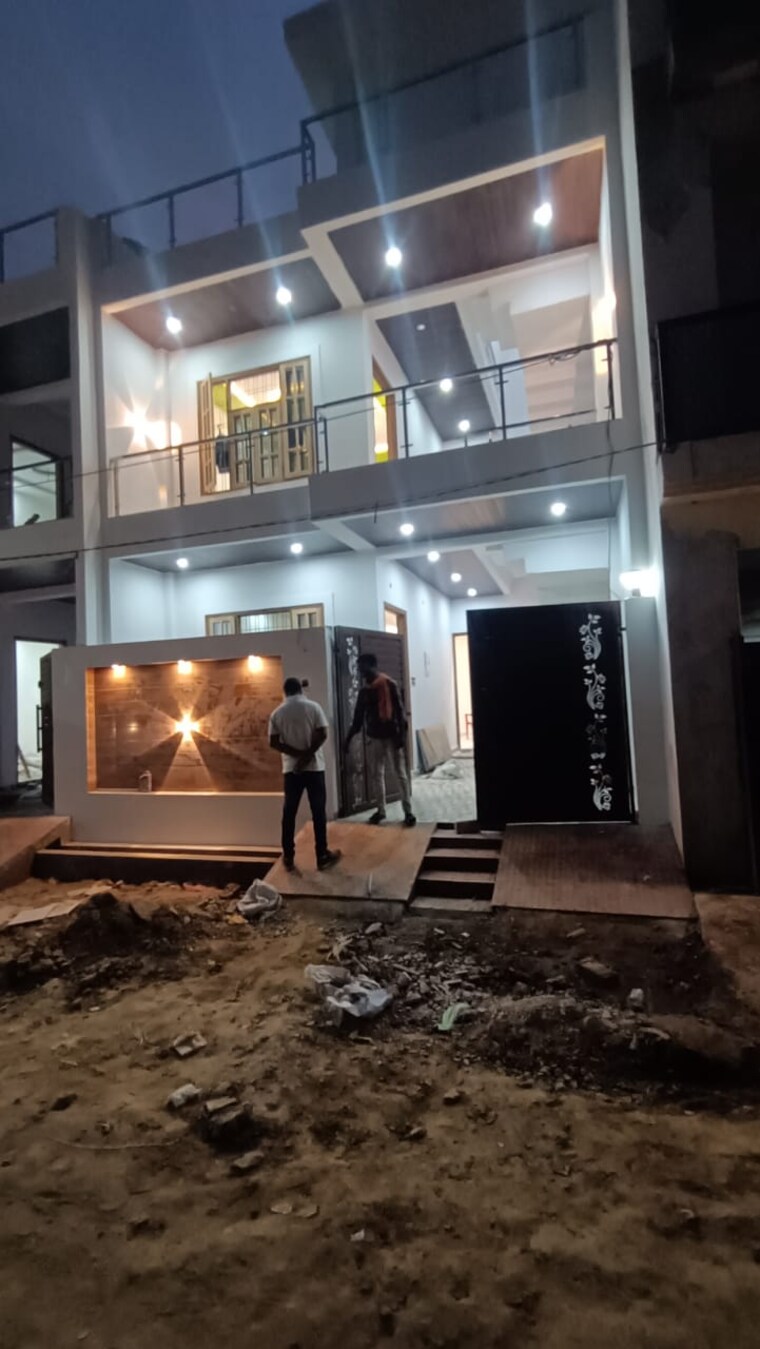  Parking, chinhat 3 Bedroom 2000 Sq.Ft. Independent House In Chinhat Lucknow 8866501