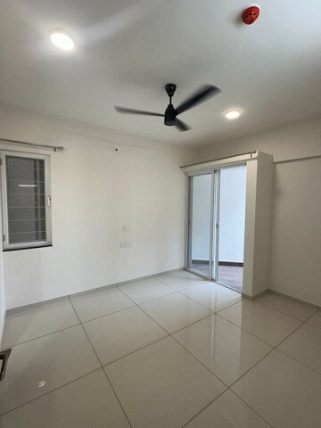 Room in 2 BHK Apartment at Yashwin Orrizonte, Kharadi – for Rent