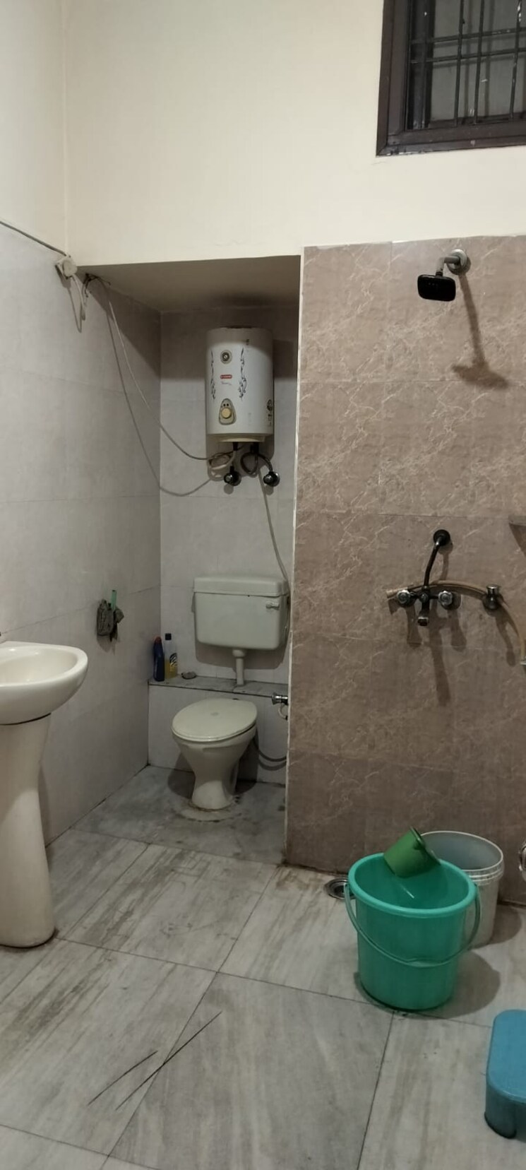 Bathroom, rwa-apartments-sector-50 2 Bedroom 162 Sq.Mt. Independent House In Sector 50 Noida 8866527