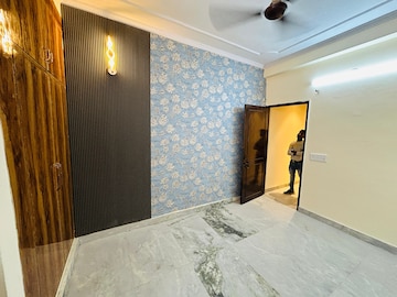 Room in 3 BHK Builder Floor at Sector 37 – for Sale