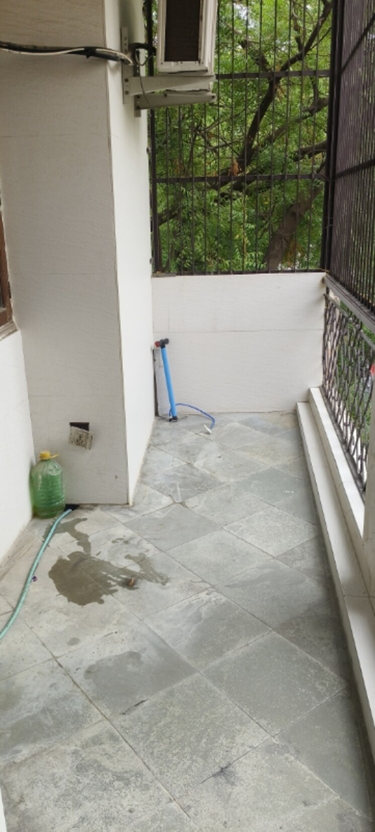 Balcony, sector 11 3 Bedroom 250 Sq.Yd. Builder Floor In Sector 11 Faridabad 8866593