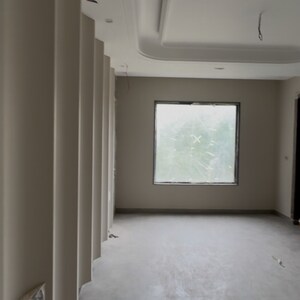 Room in 4 BHK Builder Floor at BPTP Park Central, Bathola – for Sale