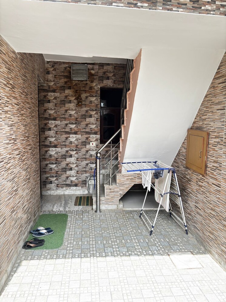  Parking, ambala highway 2 Bedroom 1100 Sq.Ft. Independent House In Ambala Highway Zirakpur 8866613