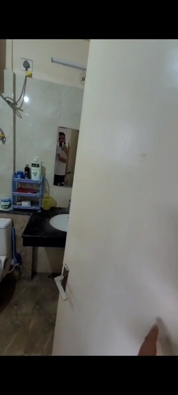 Furnished Amenities in 2 BHK Apartment at Mahagun Mahagunpuram, Shastri Nagar – for Rent