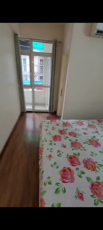 Room in 2 BHK Apartment at Mahagun Mahagunpuram, Shastri Nagar – for Rent