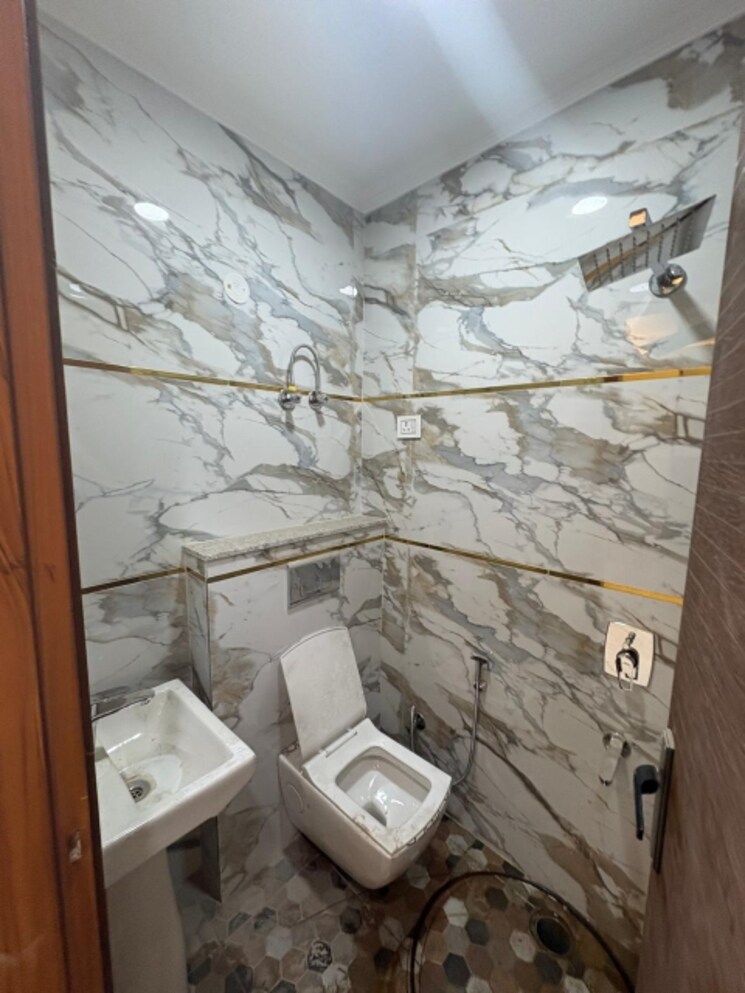 Bathroom, saket 1 RK 450 Sq.Ft. Builder Floor In Saket Delhi 8866631