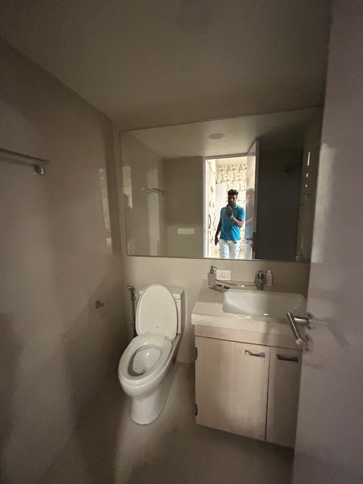 Bathroom, hiranandani-estate 3 Bedroom 1200 Sq.Ft. Apartment In Ghodbunder Road Thane 8866703