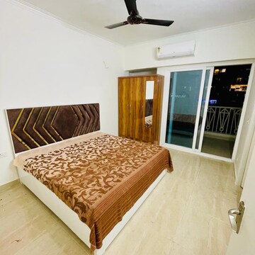 Bedroom in 2 BHK Apartment at Gaur City 7th Avenue, Sector 4 Greater Noida – for Rent