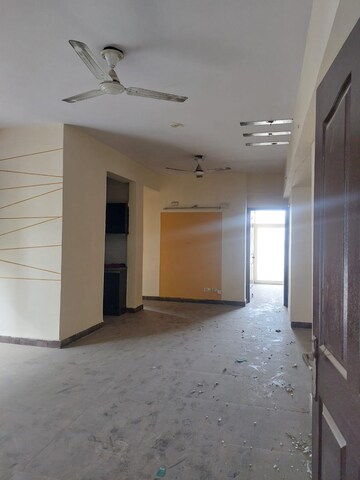 Room in 3 BHK Apartment at Proview Laboni, Dundahera – for Rent