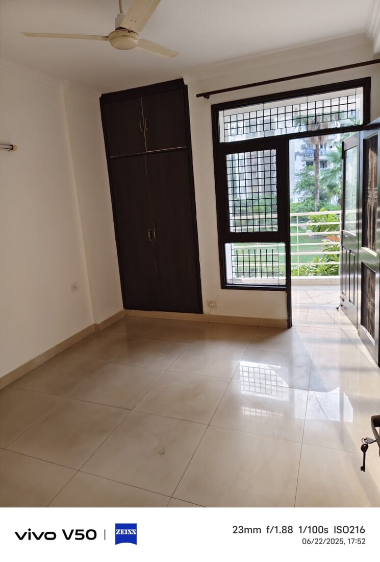 Room, mapsko-krishna-apra-gardens 3 Bedroom 956 Sq.Ft. Apartment In Vaibhav Khand Ghaziabad 8866779