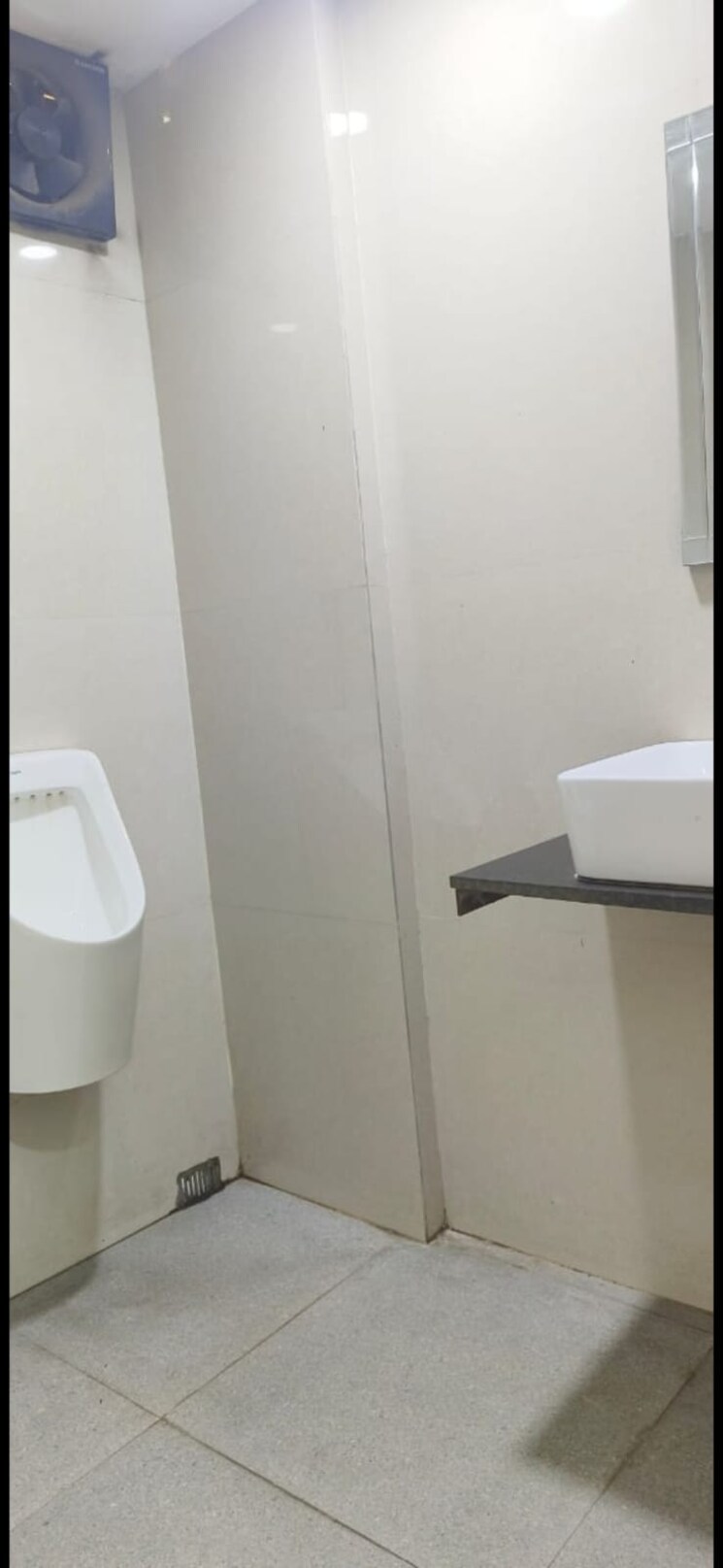 Washroom, green park extension Commercial Office Space 800 Sq.Ft. In Green Park Extension Delhi 8866759