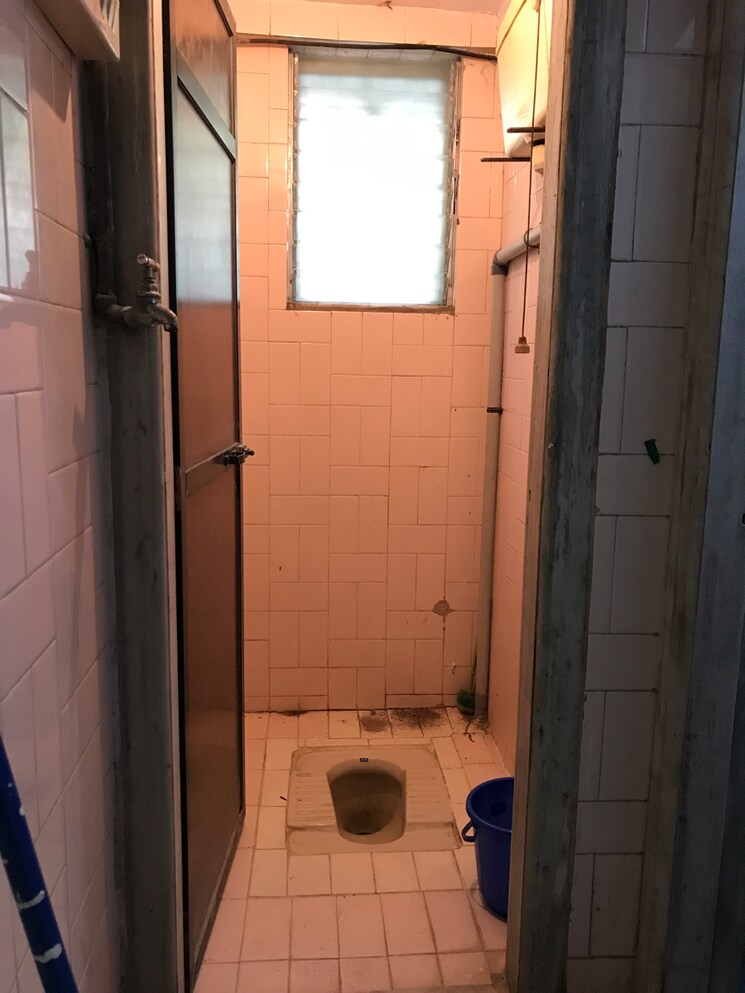 Bathroom, ic colony 1 Bedroom 450 Sq.Ft. Apartment In Ic Colony Mumbai 8866783