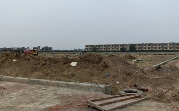 Plot For Sale in Tdi City