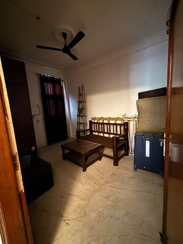 Living Room in 3 BHK Apartment at Alaknanda – for Rent