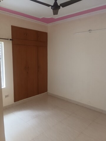 Room in 2 BHK Apartment at Shiv Ganga Apartments Vasundhara, Vasundhara Sector 4 – for Sale