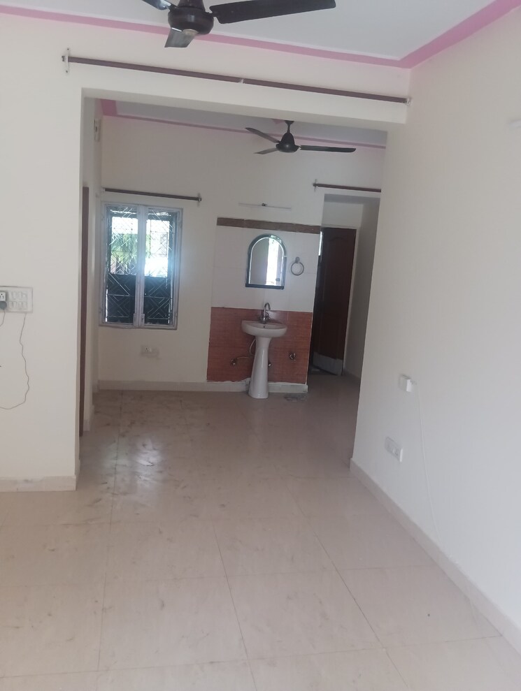 Living Room, shiv-ganga-apartments-vasundhara 2 Bedroom 72 Sq.Mt. Apartment In Vasundhara Sector 4 Ghaziabad 8866835